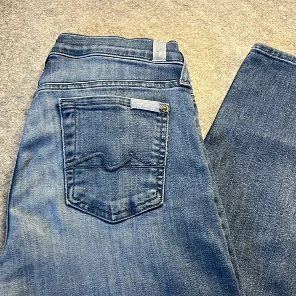 7 for all Mankind Roxanne Ankle Crop, Medium Wash. 27*26. - Picture 6 of 11